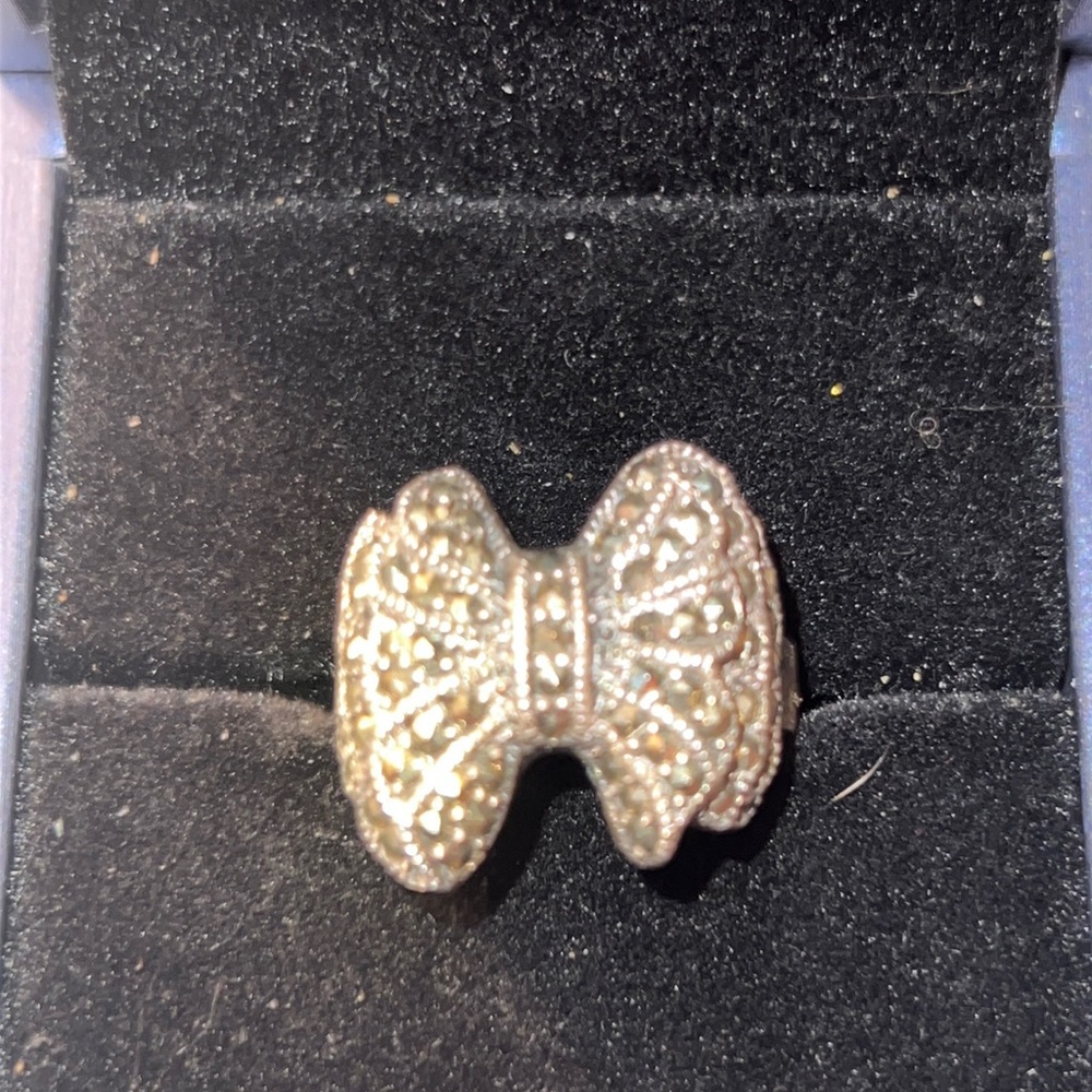 Vintage sterling silver and Marcasite bow ring
